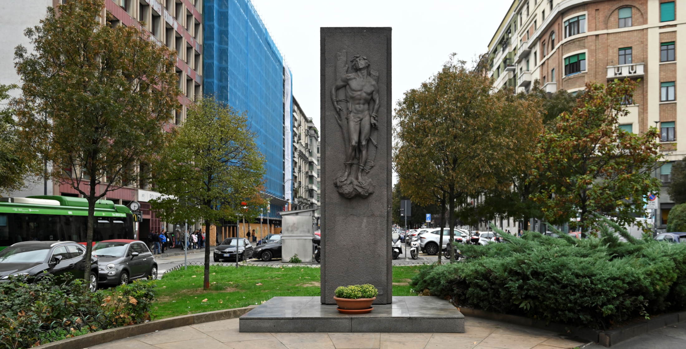 giannino-castiglioni-monumento-ai-martiri-di-piazzale-loreto-001