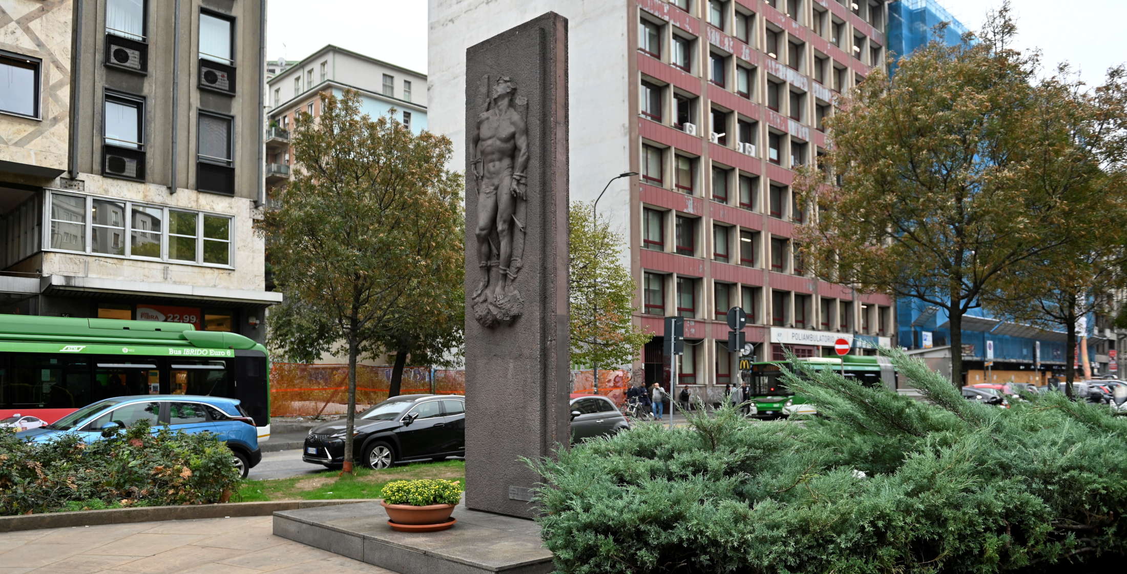 giannino-castiglioni-monumento-ai-martiri-di-piazzale-loreto-003