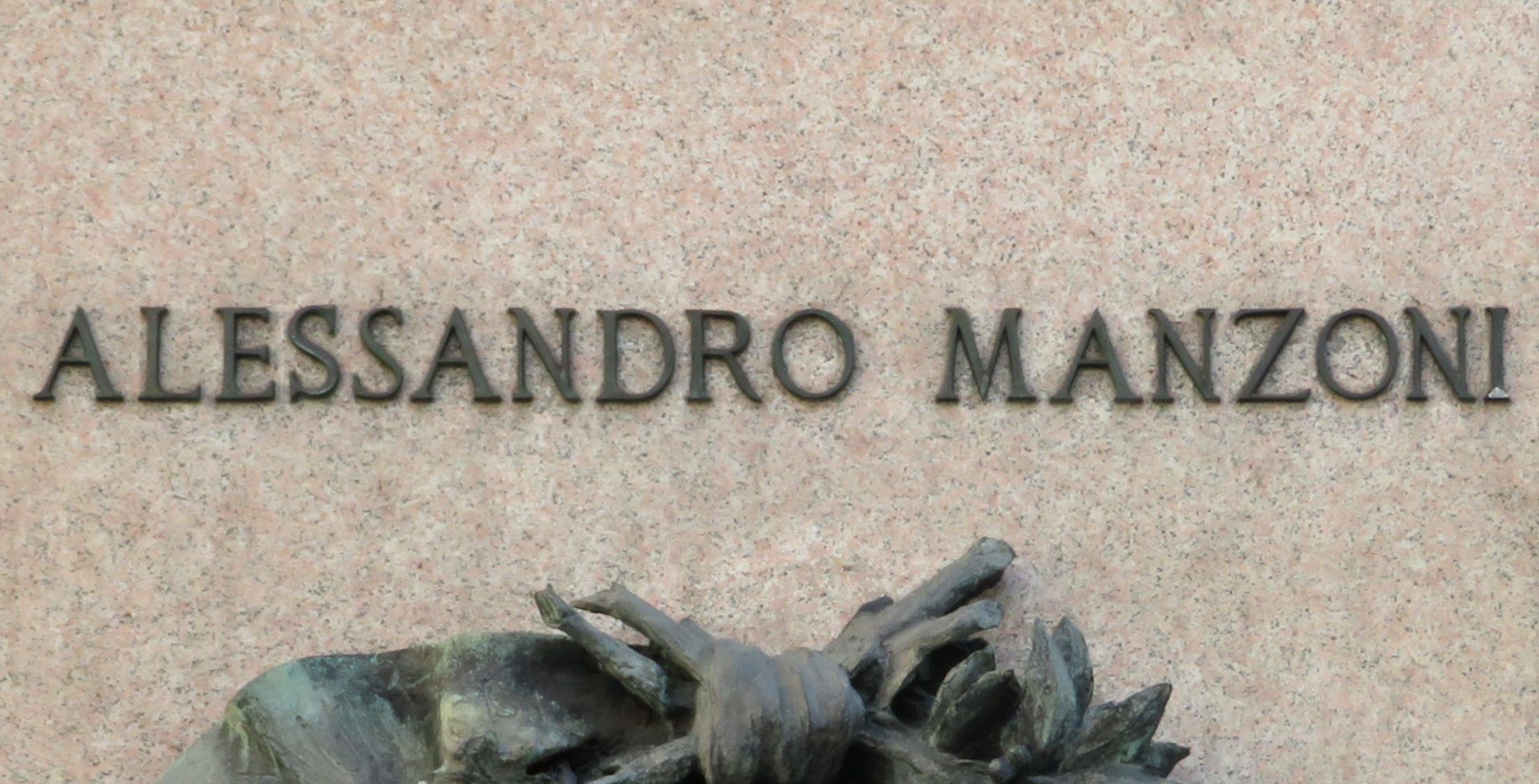francesco-barzaghi-monumento-ad-alessandro-manzoni-004
