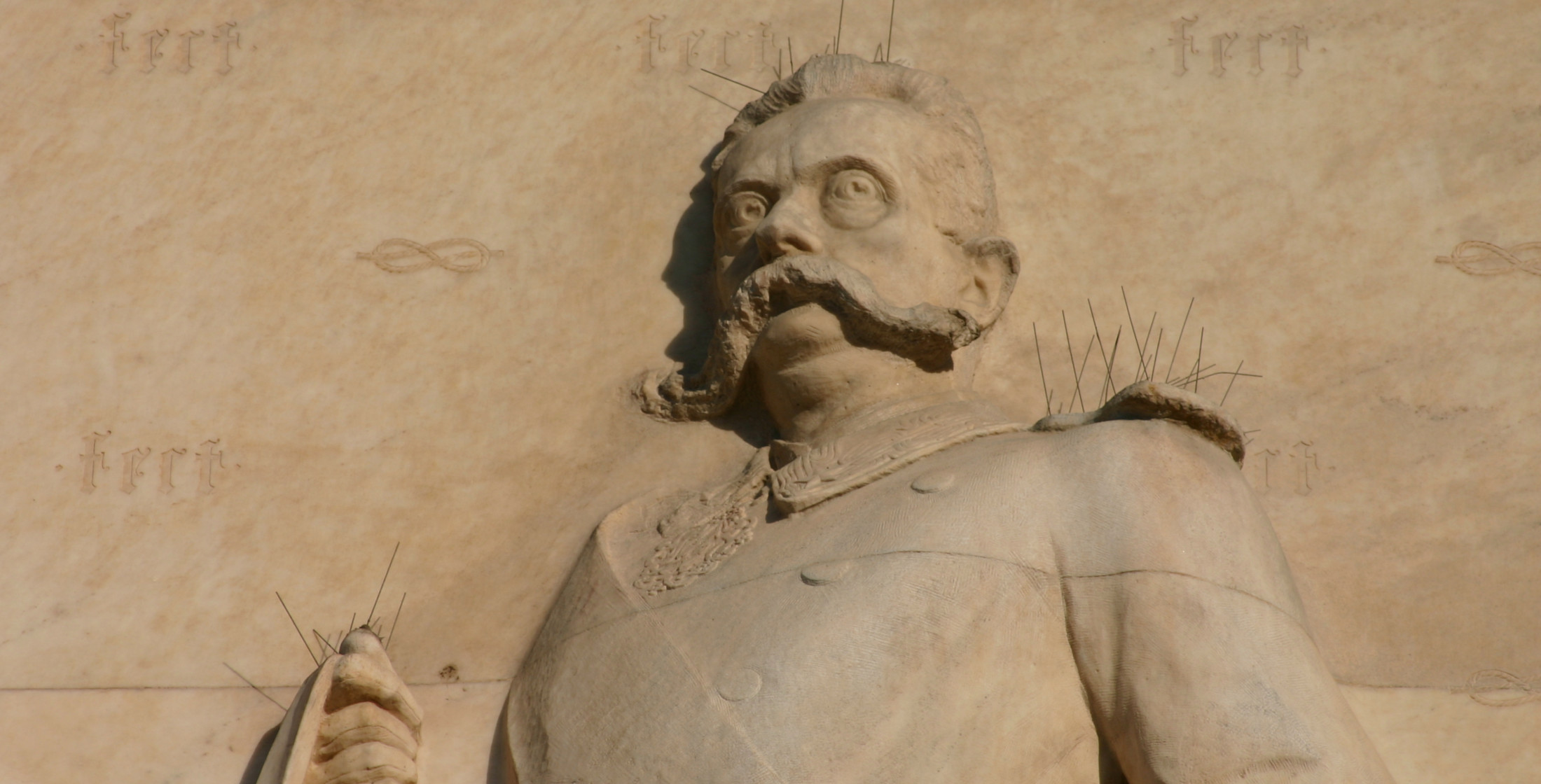 luigi-secchi-bassorilievo-di-umberto-i-007